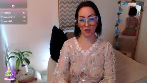 Kiara Bermont online show from December 18, 6:01 pm