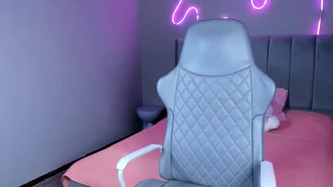 K I A R A            online show from February 7, 11:08 pm