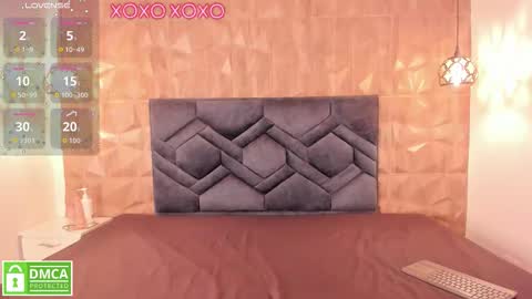 kiara_velvet__ online show from January 10, 8:02 pm