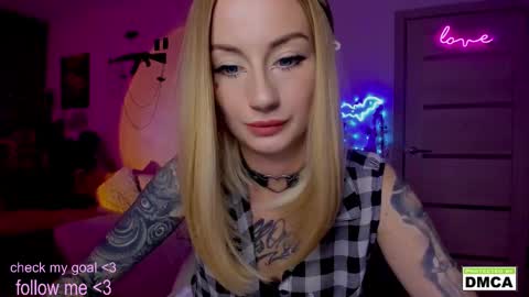 Kiki online show from November 18, 11:15 pm