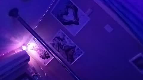 kikilovespartylights online show from March 11, 7:57 am