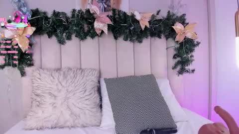 KIM  online show from December 2, 8:44 pm