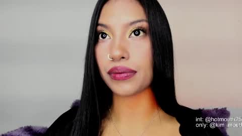 kim_mouth17 online show from April 10, 10:05 pm