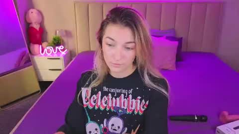 kimberlly_smith online show from July 20, 11:27 pm