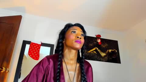 Kimberly Banks online show from December 21, 1:04 pm