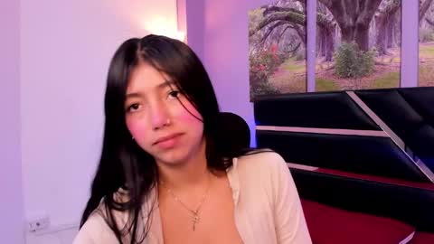 Snapshot of kimberlyvillalobos chatting on December 20, 11:43 am Kimberly Villalobos online show from December 20, 11:43 am