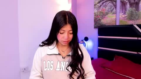 Snapshot of kimberlyvillalobos chatting on December 6, 11:33 am Kimberly Villalobos online show from December 6, 11:33 am