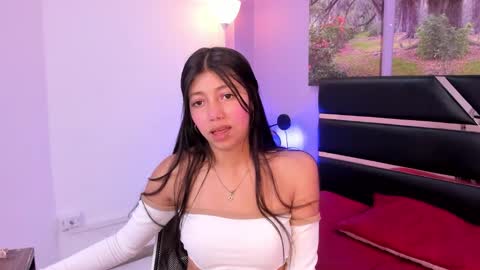 Snapshot of kimberlyvillalobos chatting on December 13, 11:45 am Kimberly Villalobos online show from December 13, 11:45 am
