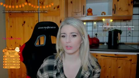 Wolfs Girl online show from October 25, 7:43 pm