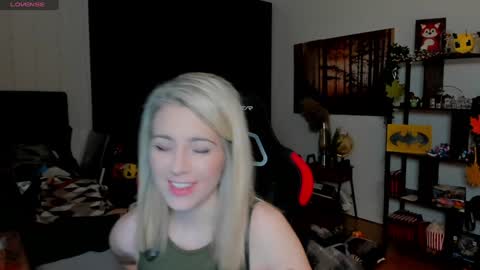 Wolfs Girl online show from November 1, 11:41 pm