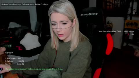 Wolfs Girl online show from January 10, 2:44 pm