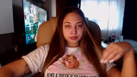 Snapshot of kimlee4 chatting on January 4, 1:31 pm Kim Lee online show from January 4, 1:31 pm