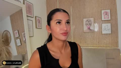 Kim  online show from January 17, 6:33 pm