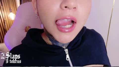     online show from June 11, 2:03 pm