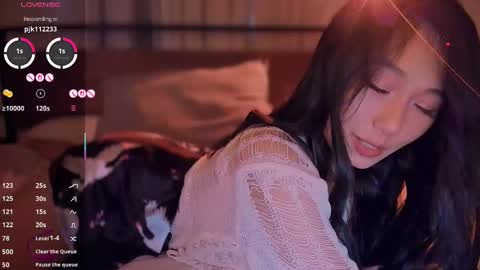 Lo online show from October 6, 5:51 pm