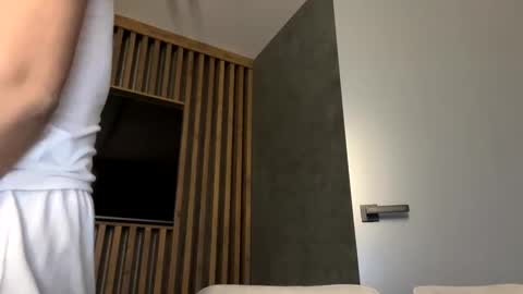 Snapshot of kimmy_sunn chatting on February 17, 3:22 pm Kimmy online show from February 17, 3:22 pm