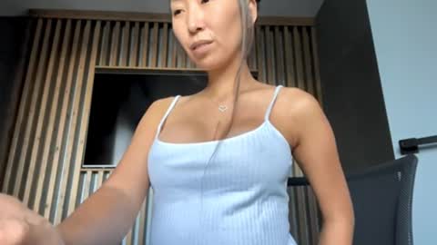 Snapshot of kimmy_sunn chatting on October 1, 12:43 pm Kimmy online show from October 1, 12:43 pm