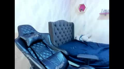 kimtandrys_ online show from November 21, 2:57 am