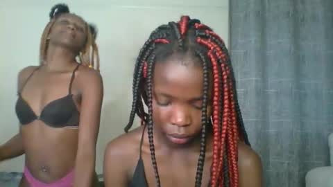 Snapshot of kinky_aria chatting on September 28, 3:46 am kinky_aria online show from September 28, 3:46 am