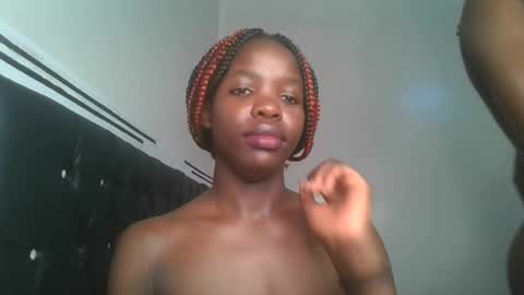 Snapshot of kinky_aria chatting on September 18, 6:39 pm kinky_aria online show from September 18, 6:39 pm