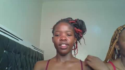 Snapshot of kinky_aria chatting on September 23, 7:34 pm kinky_aria online show from September 23, 7:34 pm