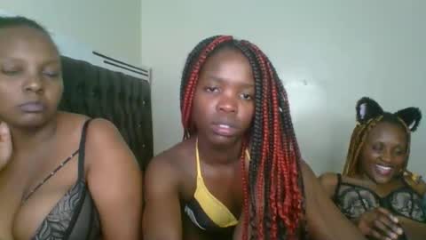 Snapshot of kinky_aria chatting on September 29, 3:55 am kinky_aria online show from September 29, 3:55 am