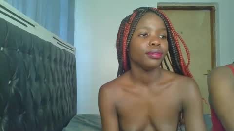 Snapshot of kinky_aria chatting on October 3, 8:52 am kinky_aria online show from October 3, 8:52 am