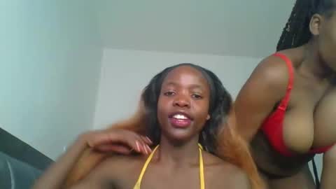 Snapshot of kinky_aria chatting on October 8, 7:07 pm kinky_aria online show from October 8, 7:07 pm