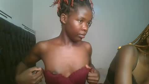 Snapshot of kinky_aria chatting on September 21, 7:01 pm kinky_aria online show from September 21, 7:01 pm