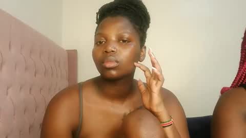 Lola online show from February 17, 10:53 pm