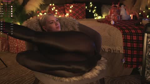 Snapshot of kinkylina_ chatting on December 23, 7:52 pm kinkylina_ online show from December 23, 7:52 pm