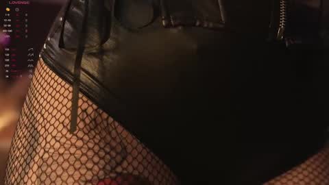 Snapshot of kinkylina_ chatting on February 10, 3:21 pm kinkylina_ online show from February 10, 3:21 pm