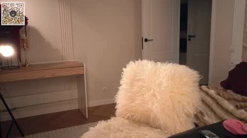 kinkylina_ online show from April 15, 4:07 pm