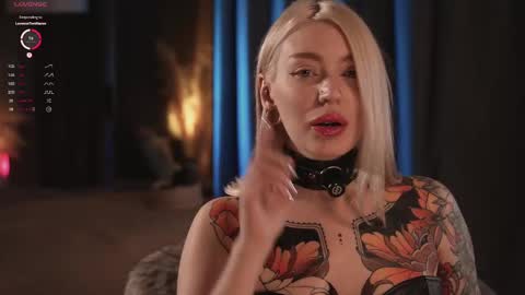 Snapshot of kinkylina_ chatting on March 9, 6:32 pm kinkylina_ online show from March 9, 6:32 pm