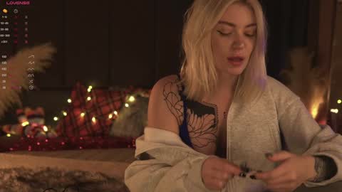 Snapshot of kinkylina_ chatting on January 5, 11:15 am kinkylina_ online show from January 5, 11:15 am
