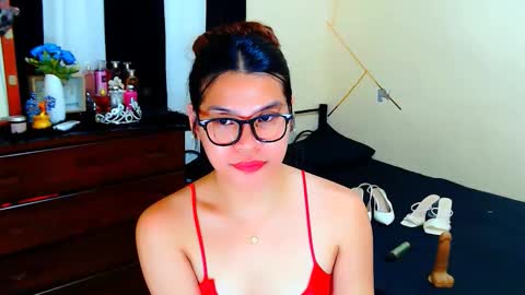 KIRA online show from March 19, 7:24 am