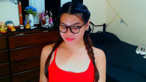 KIRA online show from March 21, 7:35 am