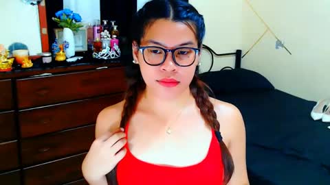 KIRA online show from March 20, 7:24 am