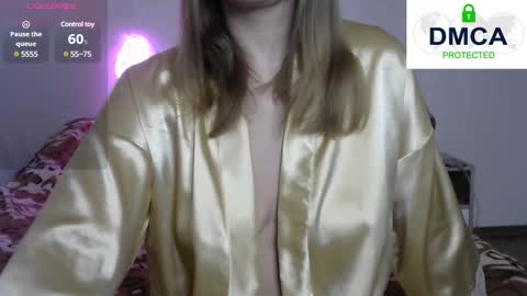 Snapshot of kira_blonde_angel chatting on February 14, 11:42 am Kira online show from February 14, 11:42 am