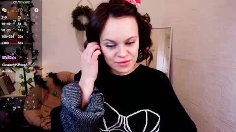 kira_energy online show from December 17, 1:55 am