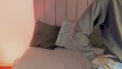 kira_exe online show from February 10, 12:19 pm