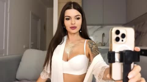 Kira and friends online show from October 11, 4:53 pm