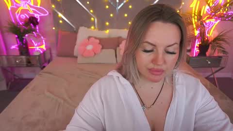 Kira online show from April 18, 12:02 am