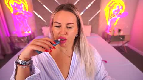 Kira online show from November 10, 10:16 pm