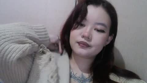 Kira online show from April 12, 8:00 pm