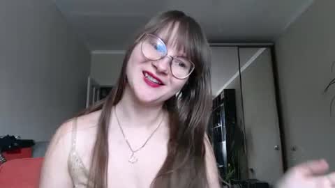 KiraGoldens online show from March 9, 7:45 am