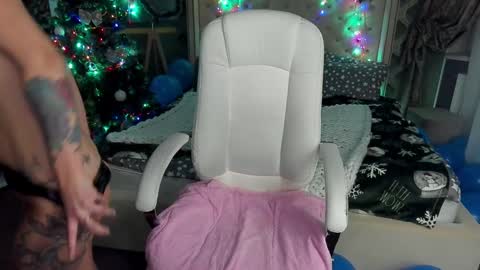 Snapshot of kiragrayyy chatting on December 20, 2:16 pm kiragrayyy online show from December 20, 2:16 pm