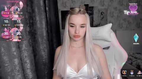 kirakrox online show from September 15, 9:55 pm