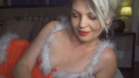 Snapshot of kirasunny chatting on December 25, 9:11 pm kirasunny online show from December 25, 9:11 pm