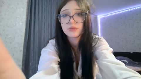 Snapshot of kirstievelasco chatting on September 11, 7:14 pm Nicole online show from September 11, 7:14 pm